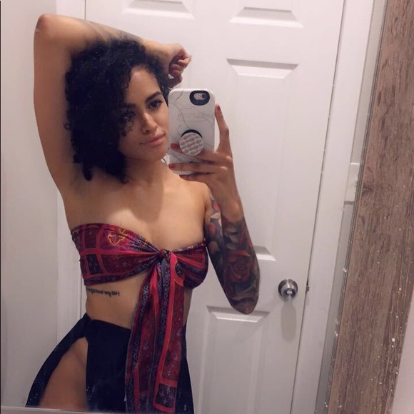 Meet Your Posher - Picture 3 of 3